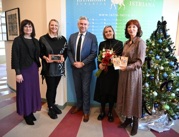 Istarski župan Miletić i zamjenica Antić upriličili prijem za Helenu Babić - dobitnicu nagrade Mali svjetionik 2025.